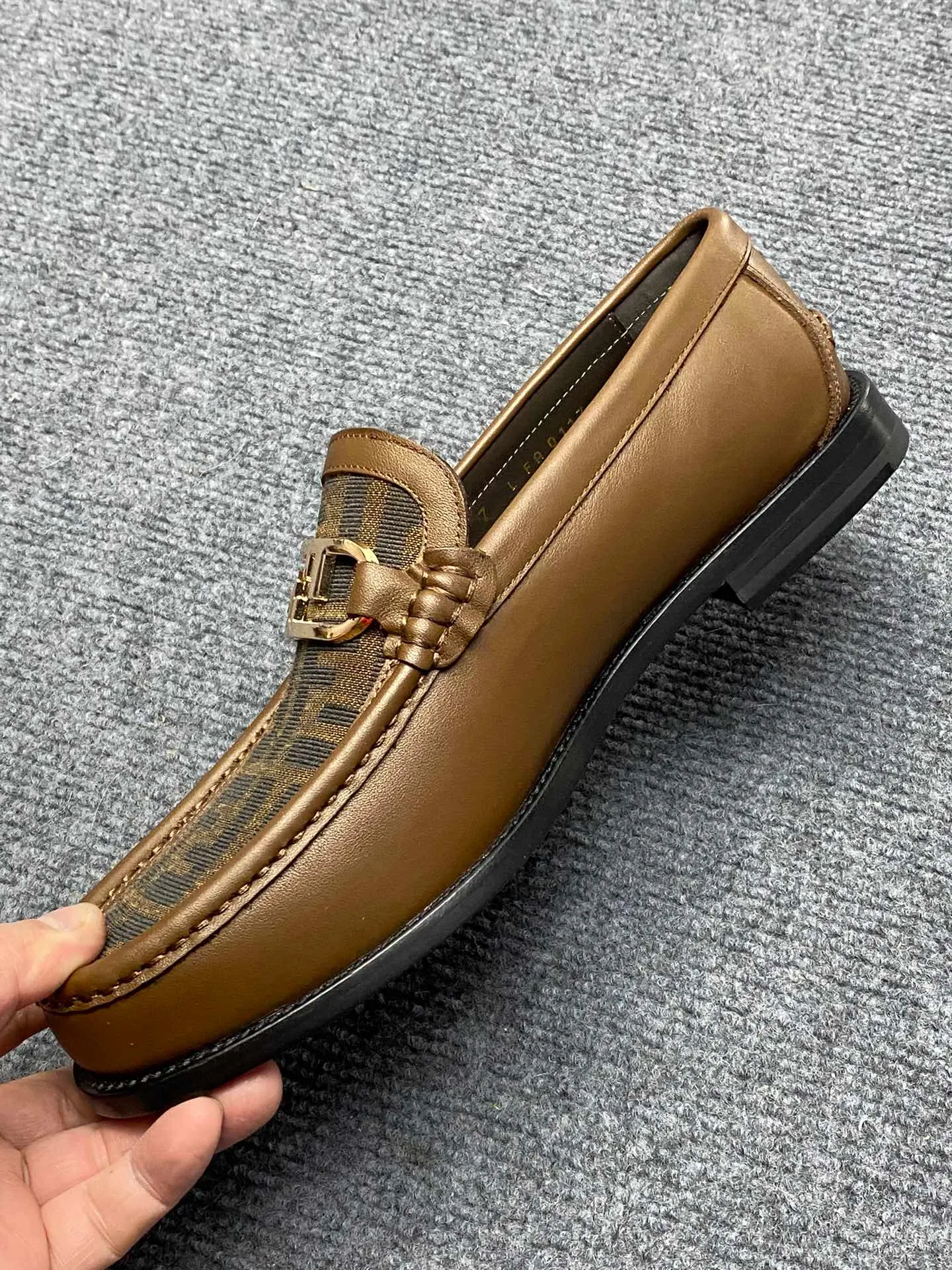 Men's Men's Shoes Men's Men's Shoes 💰900FENDI Fendi Men's Breathable and Comfortable Leather Shoes. Original development. The leather outsole is made of leather. Counters copy one to one. Imported counter cowhide. Imported water dyes cattle. 38 to 44. (45.46. can be ordered. 47.